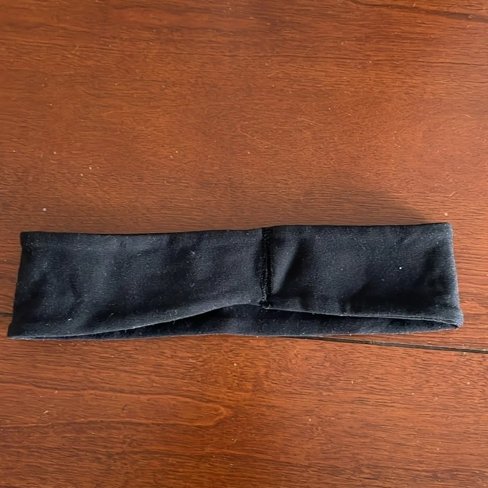 lululemon athletica Black Athletic Head Band - Picture 2 of 2